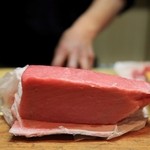 寿し膳かのこ - 赤身：地元甑島で養殖されたクロマグロの赤身です