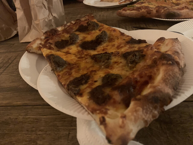 ピザ スライス Pizza Slice 代官山 ピザ 食べログ