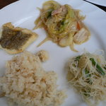 Arugo - ご飯もの、魚、八宝菜みたいなの、春雨ｻﾗﾀﾞ