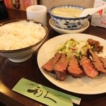 牛たん炭焼き 利久 東口本店 - 牛たん定食
