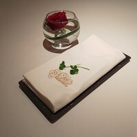 レ セゾン - お祝いの四ツ葉のクローバー