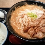 123314592 - 炙り豚バラ百年味噌ラーメン（唐揚げセット）