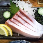 やき鳥三太郎 - はまち刺身 820円(税込)(2020年1月2日撮影)