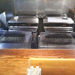 やき鳥三太郎 - 厨房内(2020年1月2日撮影)