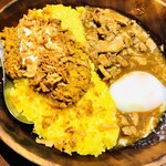 ケニック カレー - ケニックカレー× 魯肉飯の合いがけ＋クリームチーズ