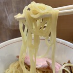 麺処もみじ - 麺をリフトして､､､