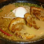 ラーメン 太郎 - 料理写真:豚骨醤油炙りチャーシュー麺（1012円）