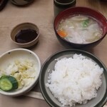 とんかつすずき - お新香、ご飯、とん汁