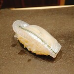 鮨 龍次郎 - サヨリ 昆布〆