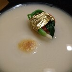 和ごころ 泉 - 極めてシンプルな京都のお雑煮。美味しくて沁みます。