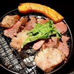 燻製肉専門 オズ・バル - 牛たんもとスモーク