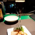 燻製肉専門 オズ・バル - チャーム＆燻製ビール