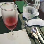 レストランいしだ - 食前の泡：カシスとローズヒップのビネガー（プラチナランチコース）