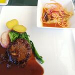 レストランいしだ - メイン：真鯛のブイヤベース・上州牛のハンバーグ　シャンピニオンソース（プラチナランチコース）