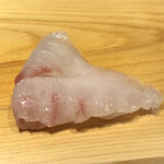 すが弥 - ハタのハラミ部位。塩と酢橘と山葵で