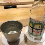 すが弥 - 錫の酒器は適度な重さがあって好き