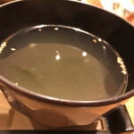 やよい軒 - 四川麻婆豆腐とから揚げの定食の汁物は ワカメスープ