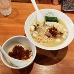 麺屋 六感堂 - ミニ鯛めしいくら丼＋おめで鯛白湯ラーメン（白味噌仕立て）
