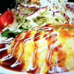 Cafe Frangipani - 若鶏のチーズオムライス
      ソースがデミグラスソースと梅あんかけのハーフ＆ハーフになってます☆
      950円