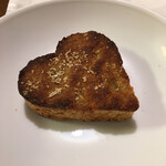 ライ麦ハウスベーカリー - ハート オートミール。小ぶりでもしっかりと食べごたえ