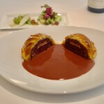 ラ クレリエール - フランス産真鴨のパイ包焼き。