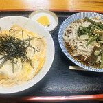 いづみや - 「山菜そば」と「親子丼」のセット