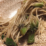 鳥田中 - 芹は根っこが美味しい　きれいに洗って出してくれました