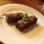 カフェK - ブラウニー（アーモンド）。