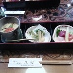 寿し料理 花田 - 茶碗蒸しの中にトマト！でも　うまい！