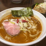 麺や 真登 - 濃厚辛ラーメン880円　鶏とろ丼300円