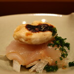 鮨 しみづ - 河豚の皮、身、白子炙りアップ