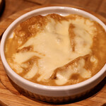 餃子とスパークリング バブルス -  カレーグラタン餃子