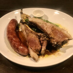 BARU 竹末 - みやこ町猪骨付ロース肉とソーセージBBQ(2,980円)