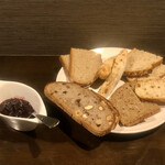 BARU 竹末 - パンの盛り合わせ