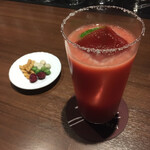 バー ゴヤ - 生トマトでブラッディーメアリー！トマトの香りとライムと胡椒の香りでおいしい！