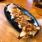 川出拉麺店 - ギョーザ6個（税込390円）