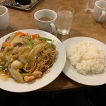 南海飯店 - かたい焼ソバ＋ライス