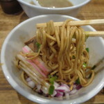 煮干し中華そば 一剣 - こちらはストレート麺