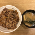 松屋 - 牛めしあたま大盛（390円）