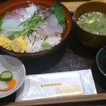 Tempura Sakanabasashi Don Kusukusu - 海鮮丼です。