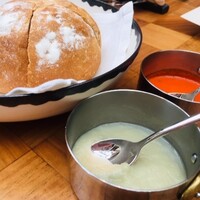 ザ タヴァン グリル＆ラウンジ - 