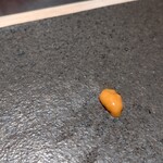 寿し おおはた - 違法建築物の雲丹　とうとう軍艦からこぼれました！