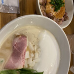 ふく流らーめん 轍 本町本店 - 