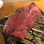 TOKYO焼肉ごぉ - 内腿150gの塊。ネット予約限定の通称レッドクリフ。まさに焼肉三国志ヤァ（＾◇＾）