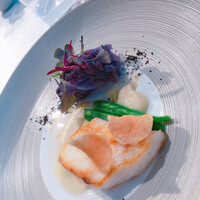 レストランひらまつ 広尾 - 魚料理:活〆寒鮃、紫白菜と生ハム