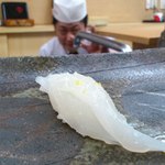 寿司割烹 魚紋 - 鮃。握り。