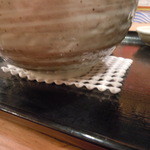 Sakanayadoujou - うどん鉢が滑らないようにストッパが。親切～