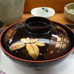寿司割烹 魚紋 - お椀。