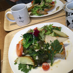 SEKAI CAFE Oshiage - 