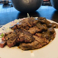 キャトルラパン - 圧巻のステーキ山へ